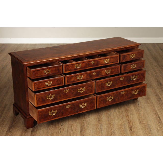 Traditional Henredon Aston Court Georgian Style Burled Mahogany Ten Drawer Dresser For Sale - Image 3 of 18
