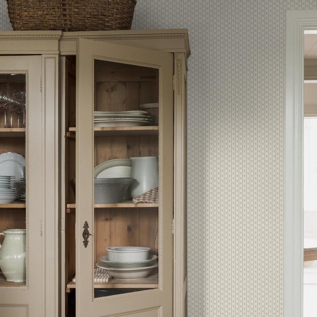 English Sample - Boråstapeter Lilla Lyckan Wallcovering In Natural For Sale - Image 3 of 4