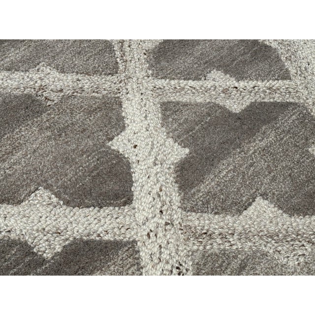 8ft 2in × 10ft 1in Artisan De Luxe Gray Fleur-De-Lys Wool Area Rug For Sale In San Francisco - Image 6 of 12