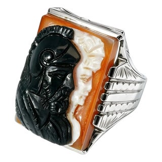 1970s 10K Yellow Gold Onyx & Shell Trojan Warrior Cameo Men's Ring, Size 8.75 For Sale
