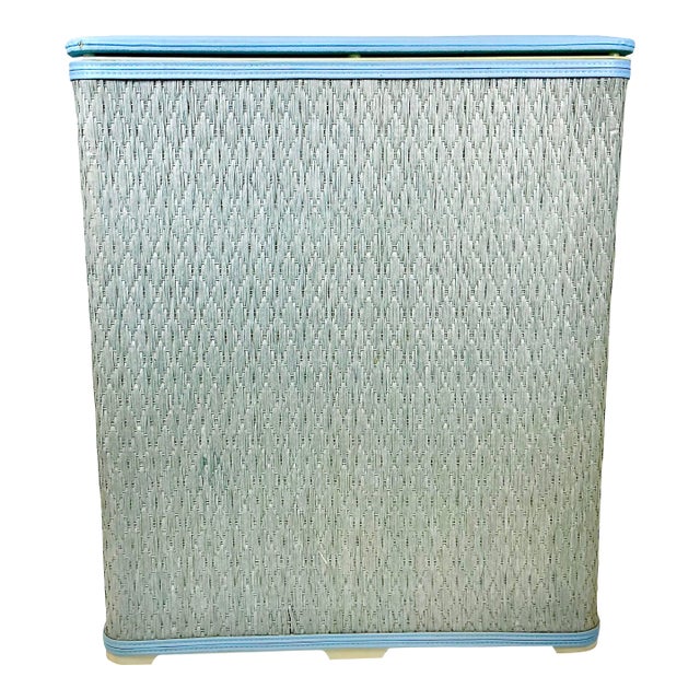 1970s Vintage Boho Chic Americana Raffia Hamper. For Sale