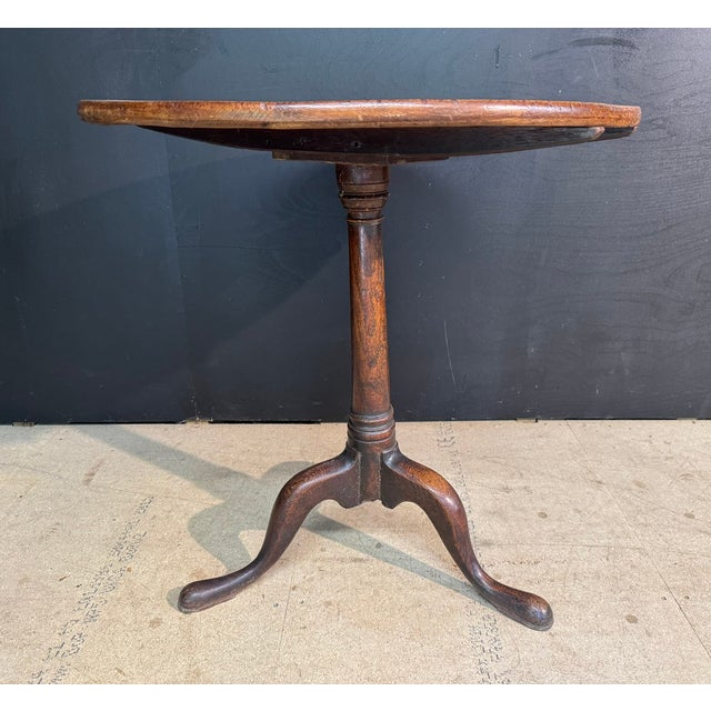 A lovely Georgian Tilt Top Table, everything works as it should and having a gorgeous original colour and patina. Height...