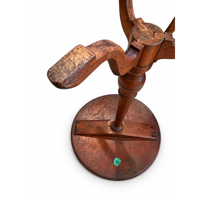 18th Century American Federal Cherry Tripod Candle Stand Table For Sale - Image 4 of 18