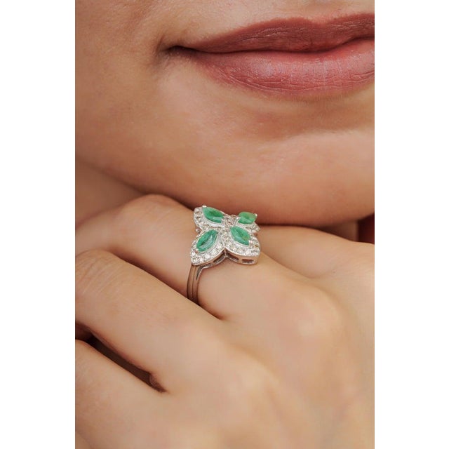 Green 925 Sterling Silver Floral Clover Cocktail Emerald & Diamond Ring, Size 8 For Sale - Image 8 of 12
