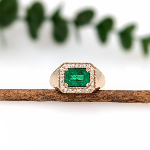 Modern Gia Certified Colombian Emerald Cut Emerald Ring with Earth Mined Diamonds in Solid 14k Yellow Gold Size 6.75 For Sale - Image 3 of 9