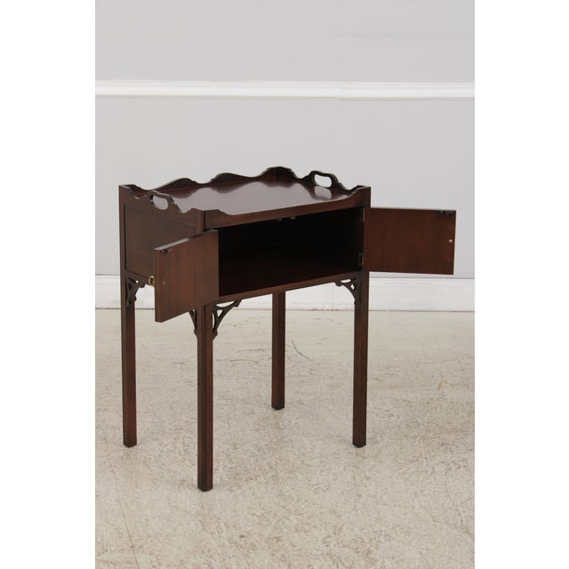 1990s Pair Councill Craftsmen Mahogany Williamsburg Style Nightstands For Sale - Image 5 of 14