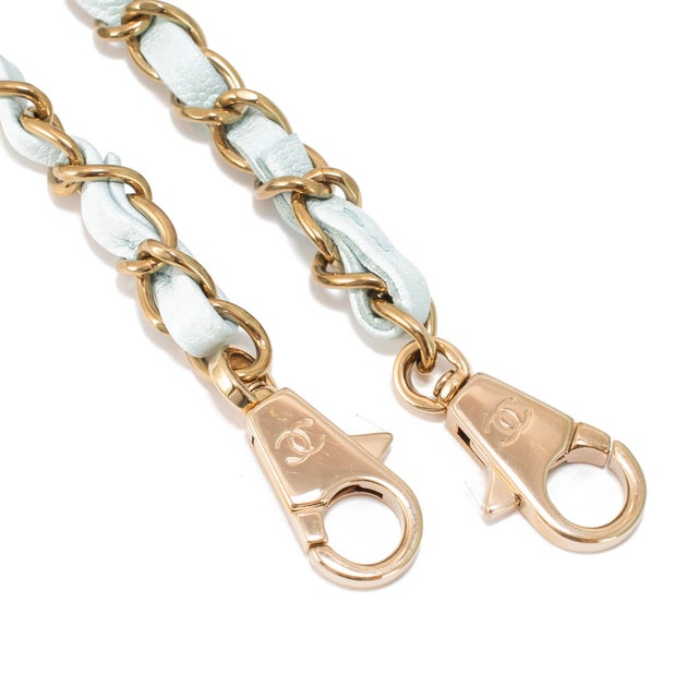 Sky Blue Chanel Coco Handle Medium Flap Caviar Leather Light Blue Gold-Tone Hardware Bag For Sale - Image 8 of 15