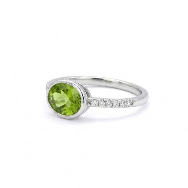 Contemporary Peridot Engagement Ring, Green Gemstone Birthstone Ring, Peridot Cubic Zirconia Ring Us 7 For Sale - Image 3 of 3