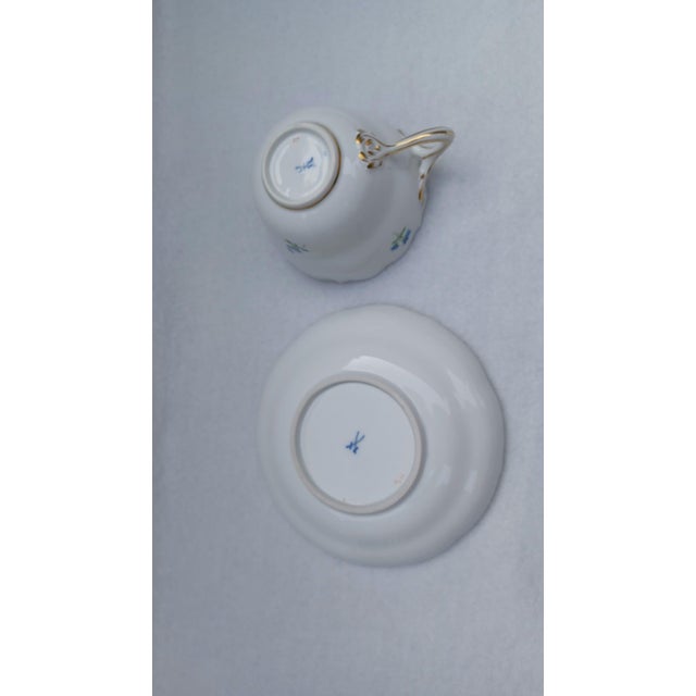 Porcelain Tea Cup and Saucer with Hand-Painted Blue Crocus from Meissen, 1960, Set of 2 For Sale - Image 13 of 17