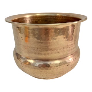 Vintage Hammered Brass Pot Bellied Cache Pot or Planter For Sale