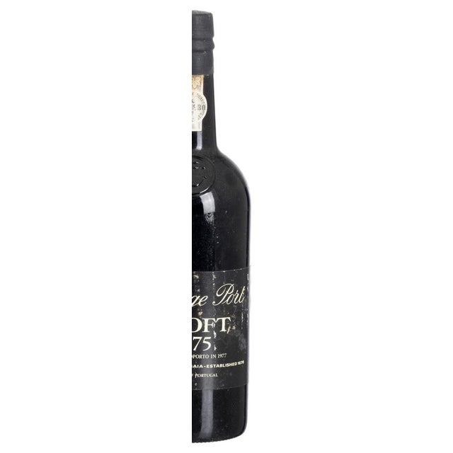 Croft Port Wine, 1975 For Sale - Image 4 of 8