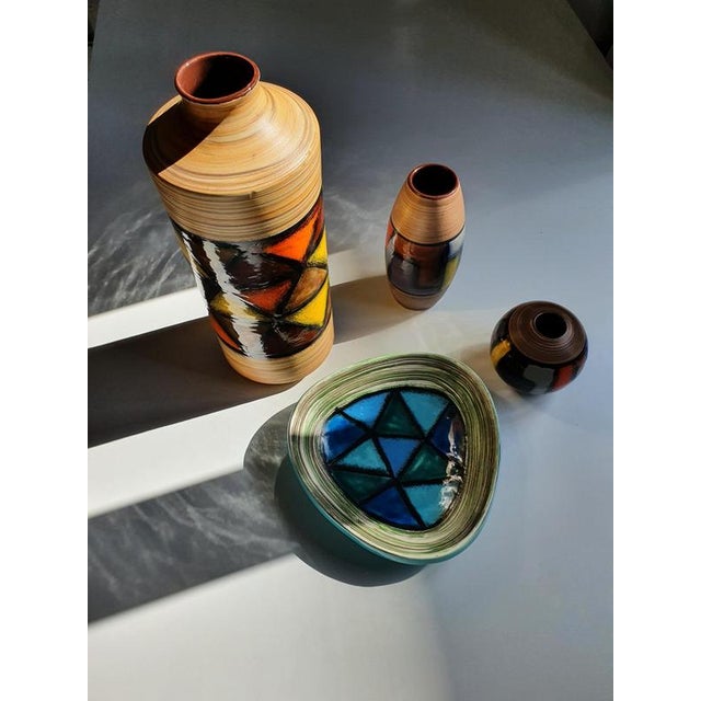 Ceramic Mid-Century Black, Blue, Orange and Yellow Vetrata Vases and Bowls by Aldo Londi for Bitossi, Italy, Set of 16 For Sale - Image 7 of 18