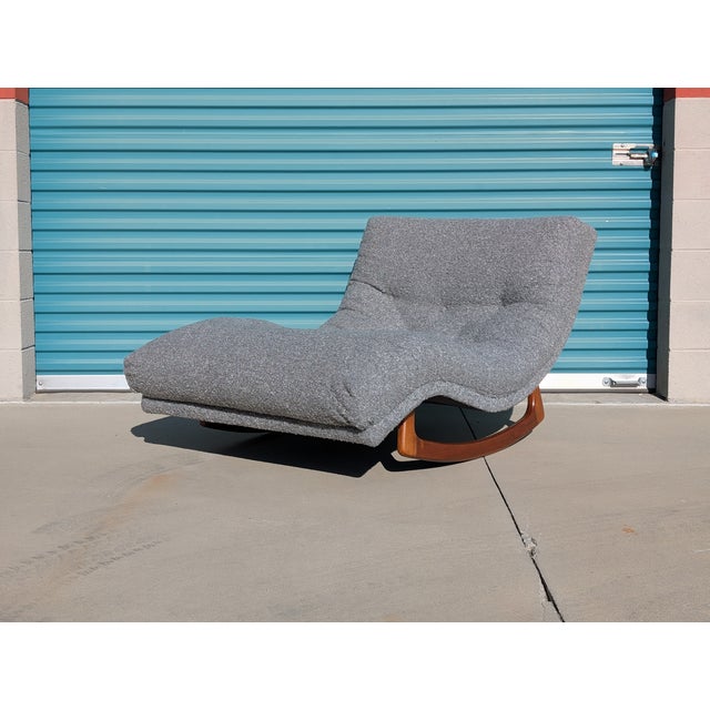 Mid Century Modern Walnut Wave Chaise Lounge Chair Attributed to Adrian Pearsall for Craft Associates, C1960s For Sale - Image 11 of 15