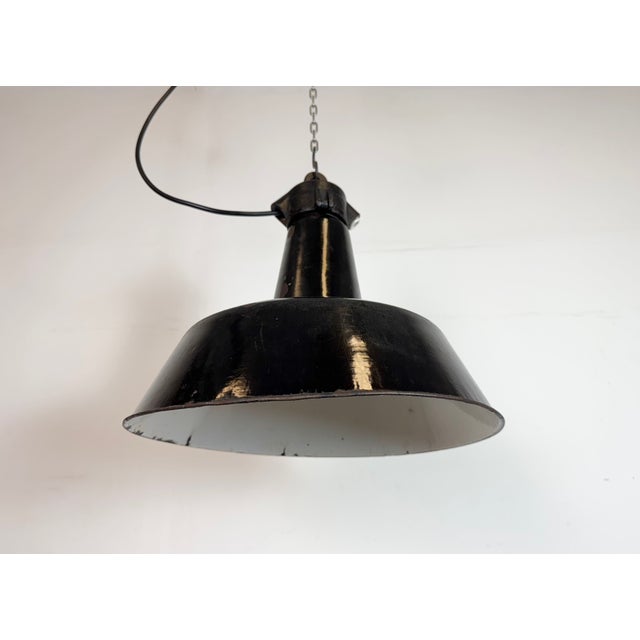 1950s Industrial Black Enamel Factory Lamp with Cast Iron Top, 1950s For Sale - Image 5 of 18
