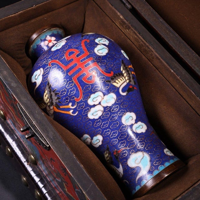 Late 20th Century Vintage Chinese Cloisonné "Longevity Crane" Vase With Dragon Lacquer Box For Sale - Image 5 of 10