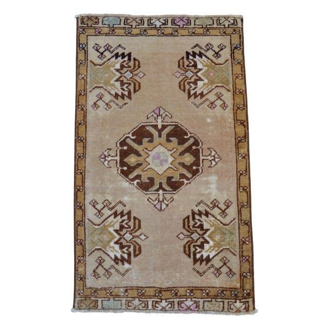 1970s 1970s Small Rug, Entryway Rug, Bath Mat, Kitchen Decor, Turkish Rug, Doormat 1'6" X 2'7" For Sale - Image 5 of 11