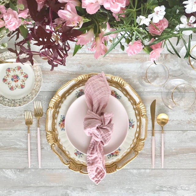 Farmhouse Organic Cotton Napkins - Rosewater, Set of 4 For Sale - Image 3 of 3