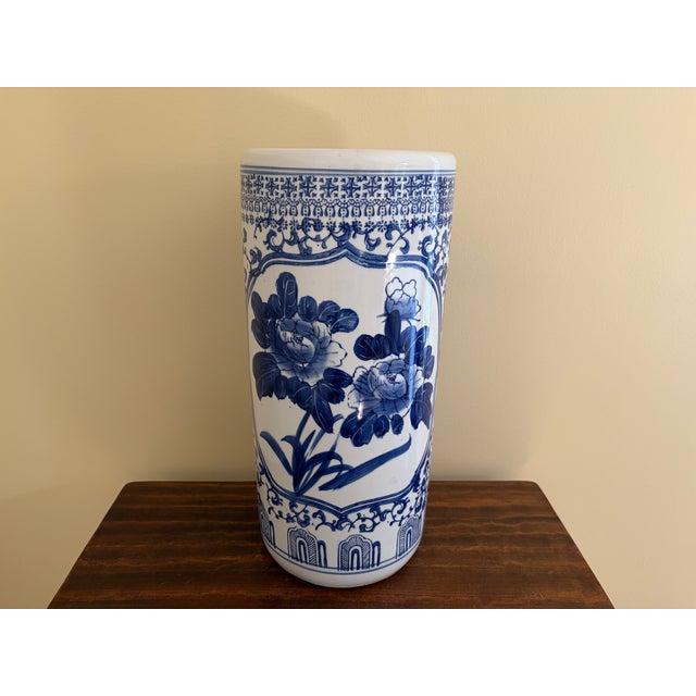 Vintage Chinoiserie Blue and White Porcelain Umbrella Stand For Sale - Image 11 of 13