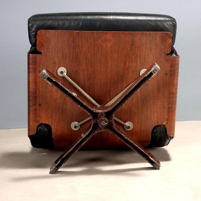 401 Armchair attributed to Menilio Taro for Cinova For Sale - Image 10 of 12