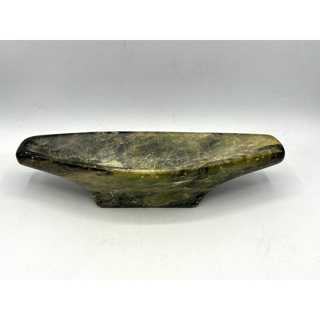 Joosii (Josie) Pisuktie (b.1901) Inuit Serpentine Stone Kudlik | Mid-20th Century, Signed ᔪᓯ E7-404 For Sale - Image 4 of 17