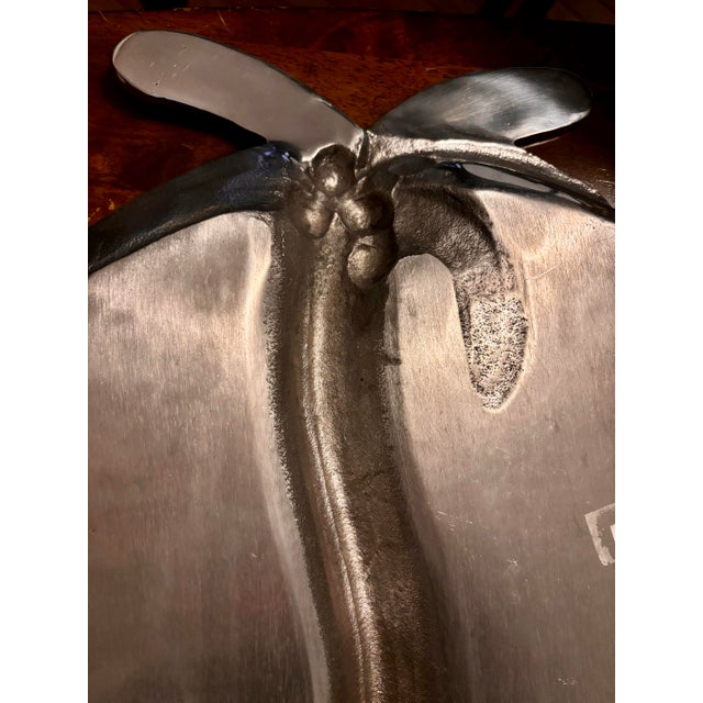 Silver Vintage 1970s Old Town Imports Large Palm Tree Aluminium Platter for Coastal Seaside Decor For Sale - Image 8 of 10