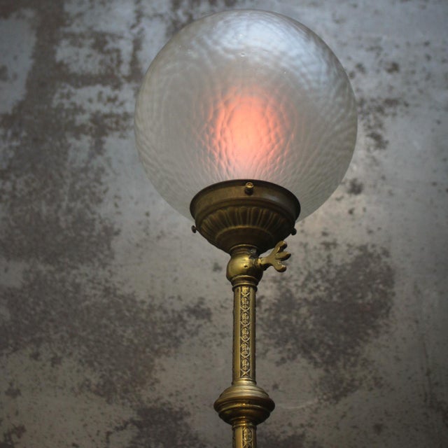 French Art Deco Brass and Frosted Glass Table Lamp, 1920s For Sale - Image 4 of 11