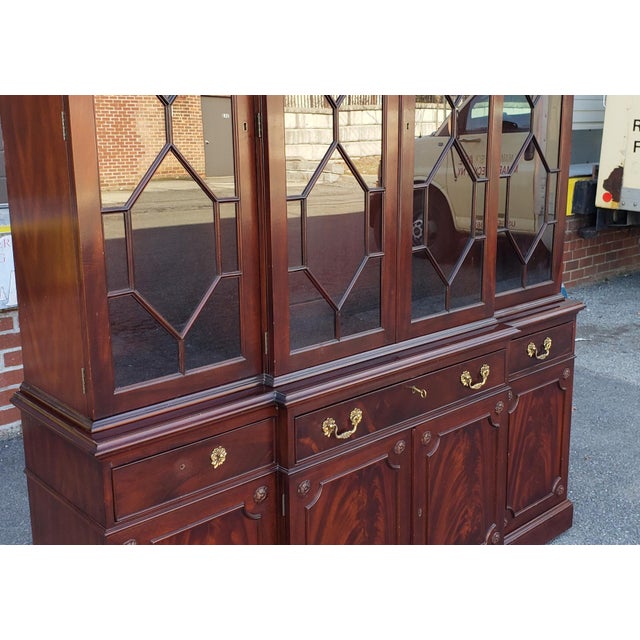 Fine Mahogany Kittinger Furniture Richmond Hill Collection Breakfront