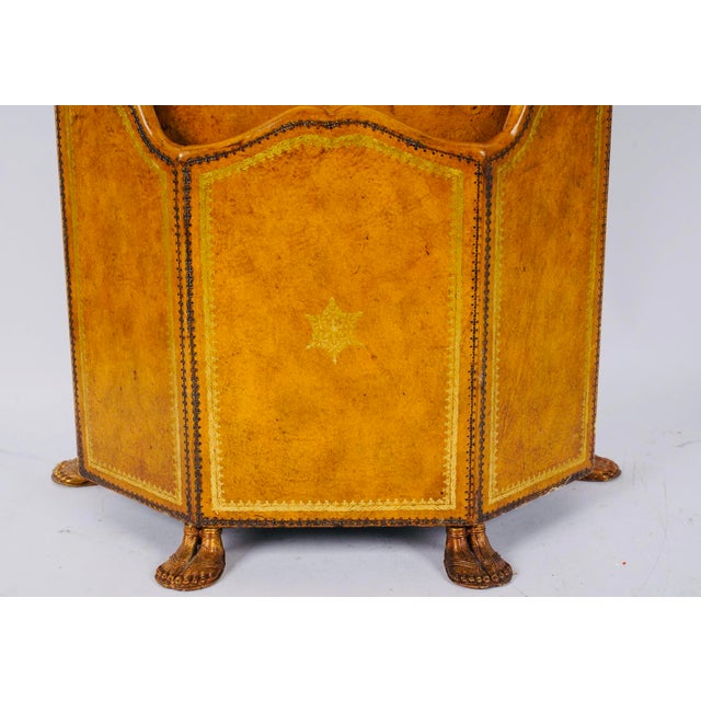 Maitland Smith, Leather Magazine Rack, Regency Style, Brass Paw Feet, Tooled Leather, English Traditional, Hollywood Regency, Luxury Decor, For Sale In Los Angeles - Image 6 of 10
