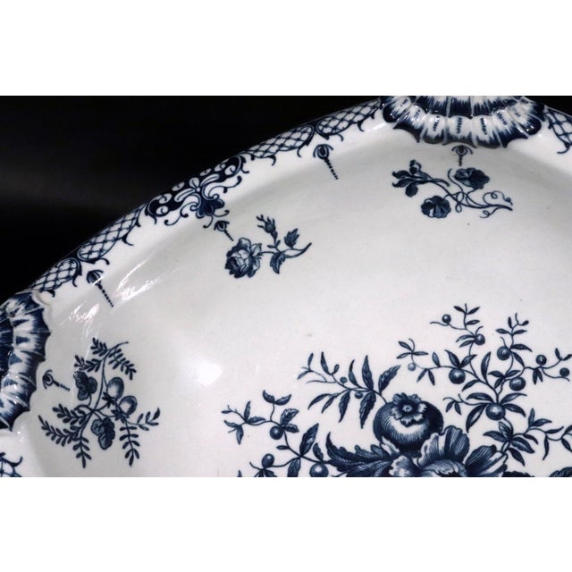First Period Worcester Porcelain Pine Cone Pattern Shaped Basin For Sale - Image 11 of 15