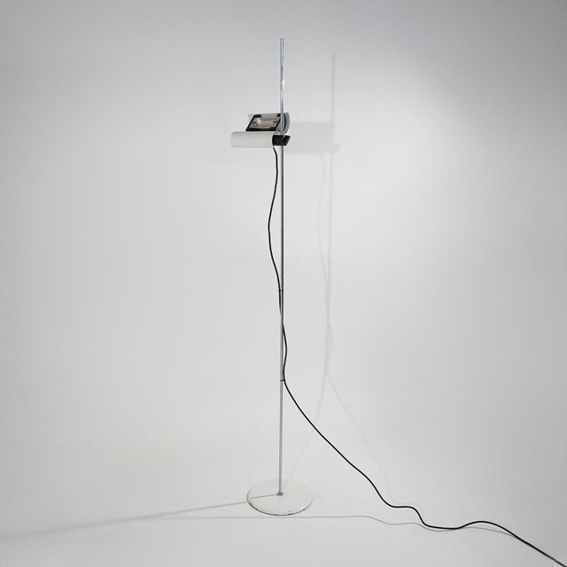 Vico Magistretti DIM 333 Floor Lamp by Vico Magistretti for Oluce, 1970s For Sale - Image 4 of 15