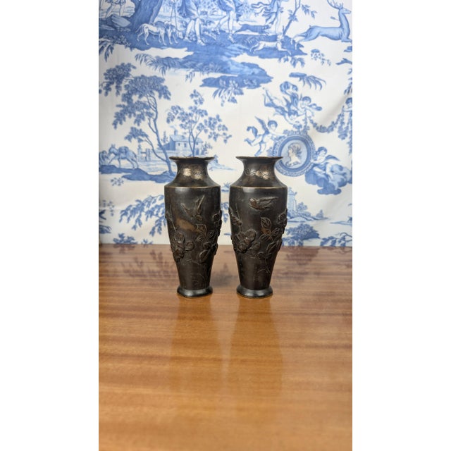 Meiji Japanese Bronze Vases with Bas-Relief of Birds, 1880, Set of 2 For Sale - Image 12 of 12