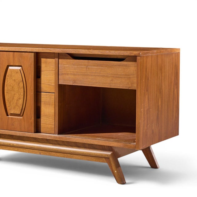 Young Manufacturing Mid Century Walnut and Burlwood Credenza and Hutch For Sale - Image 10 of 13