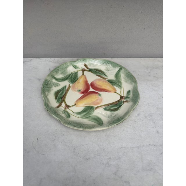 19th Century Majolica pears plate signed Choisy Le Roi. Made for higgins & setter New York. The higgins & hetter Company...