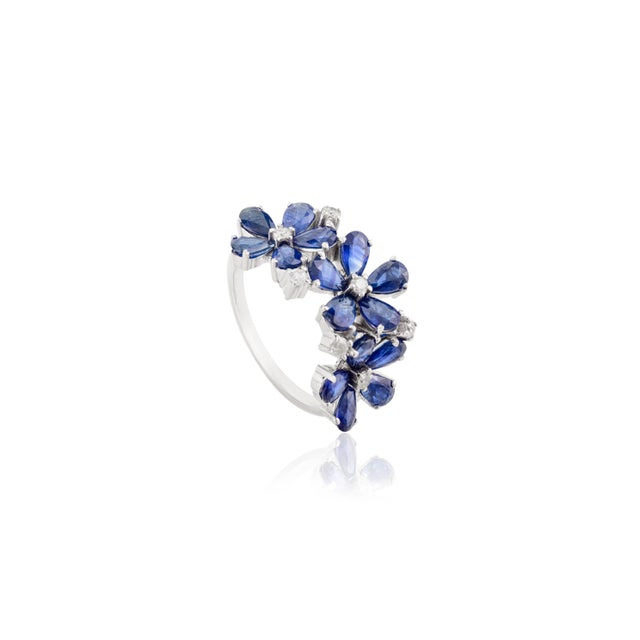 Modern 18k White Gold Blue Sapphire Diamond Floral Ring for Women Size 6 For Sale - Image 3 of 12