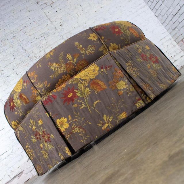 Late 20th Century Traditional Large Octagon Ottoman With Floral Tapestry Button Tufted Cushion Top For Sale - Image 15 of 17