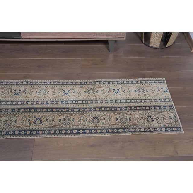1970s Vintage Handwoven Turkish Runner - Muted Cream & Navy Blue Rug For Sale - Image 12 of 17