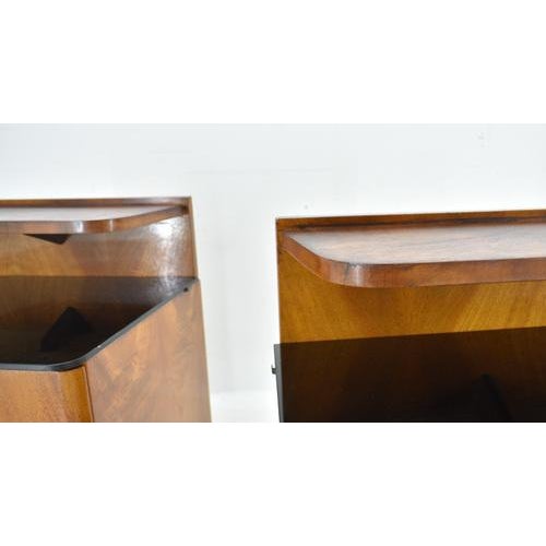 Bedside Tables attributed to Jindřich Halabala, Czechoslovakia, 1940s, Set of 2 For Sale - Image 4 of 18