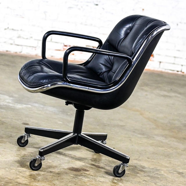 MCM to Modern Set of 6 Executive Armchairs by Charles Pollock for Knoll Black Leather & 4 Prong Swivel Base For Sale - Image 6 of 12