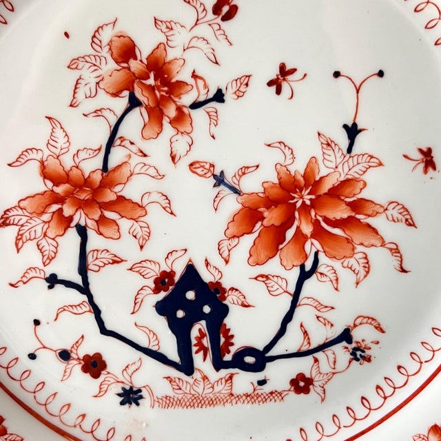 Pair of hand-painted antique Chinese Imari plates // 18th century decorative plate // seal indicates Qianlong period of the Qing dynasty For Sale - Image 4 of 9