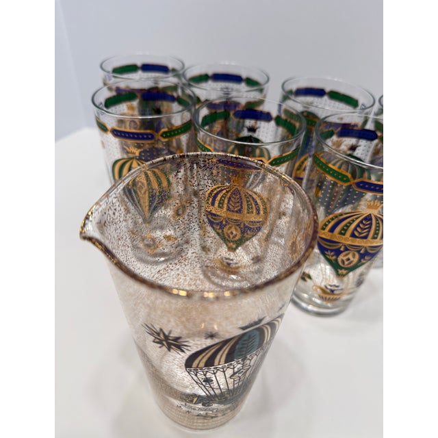 Georges Briard 1950s Mid-Century Modern Signed Georges Briard 22k Gold Hot Air Balloon Cocktail Set Pitcher & 7 Glasses - 8pcs For Sale - Image 4 of 12