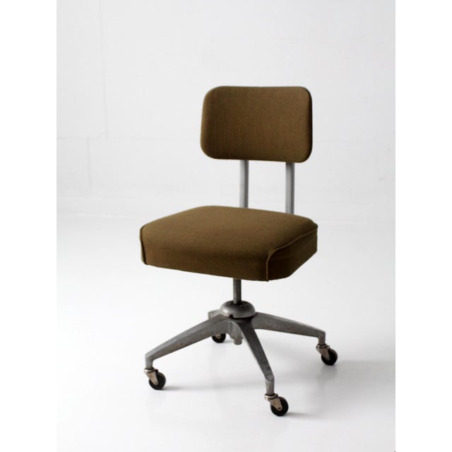 Mid-Century Industrial Swivel Office Chair For Sale - Image 4 of 17