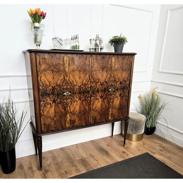 Unique, impressive and very elegant Italian Art Deco Mid-Century Modern dry bar cabinet, in beautiful veneer walnut briar...