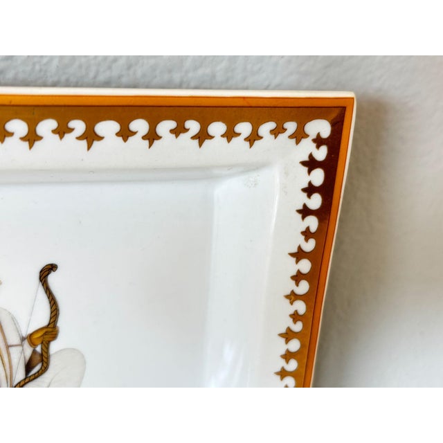 White Jaipur Style Porcelain Vide-Poche With Mughal Maharadjah Miniature Portrait For Sale - Image 8 of 9