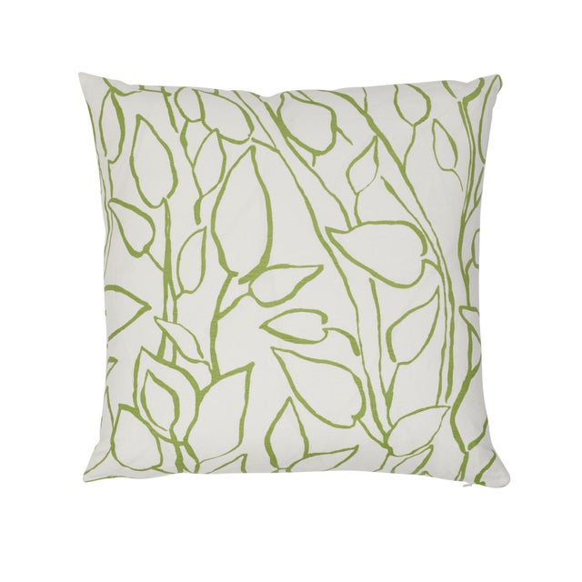 Contemporary Schumacher Solandra Vine Pillow in Leaf For Sale In New York - Image 6 of 6