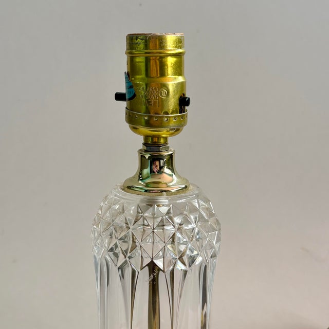 Vintage Faceted Glass Accent Lamp With Brass Base – Hollywood Regency Style For Sale - Image 4 of 9