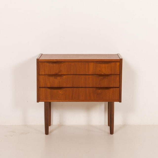 Small Danish Teak Chest of Drawers, 1960s For Sale - Image 10 of 10