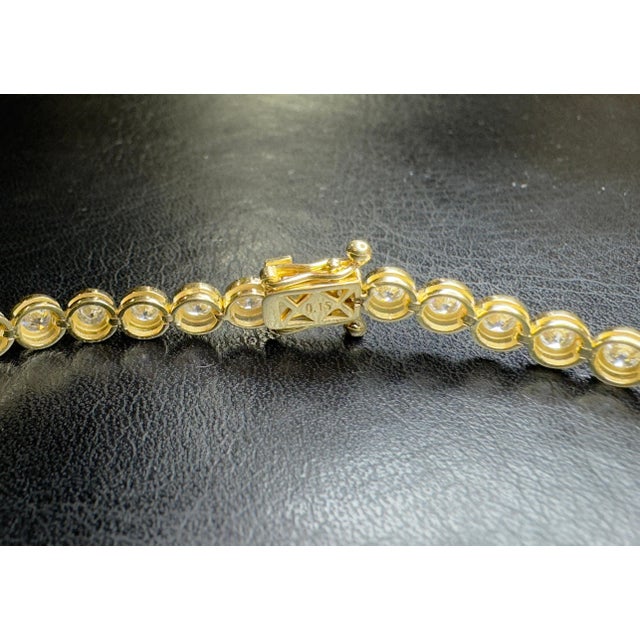 Metal Bezel Set Natural Diamond Tennis Bracelet in 18K Yellow Gold, 5.40 carat For Sale - Image 7 of 7