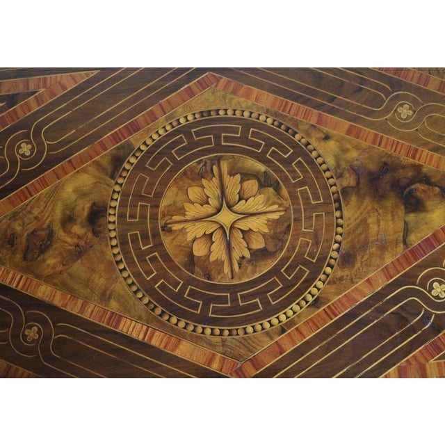 Chest of Drawers in Walnut with Rolo Neoclassical Inlays For Sale - Image 4 of 15