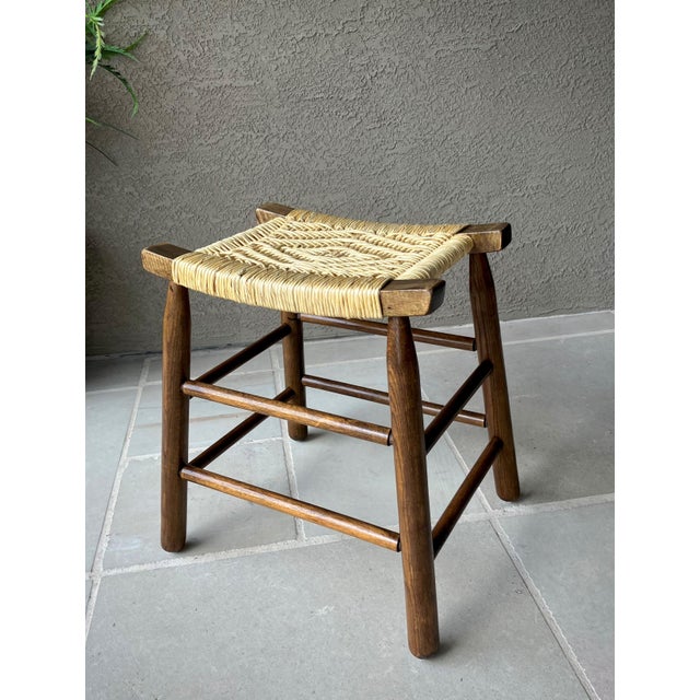 Mid 20th-Century Refined Rustic Maple Wood Mortise & Tenon Fiber Rush Saddle Seat Bench / Stool For Sale - Image 16 of 18