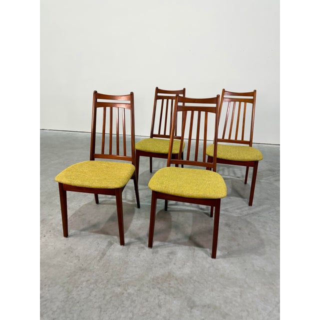 Mid-Century Modern Danish Style Mid Century Dining Chairs, Set of 4, in Knoll Fabric For Sale - Image 3 of 12